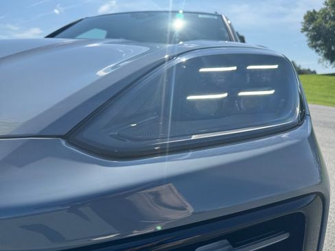 New 2025 Porsche Cayenne S image 13