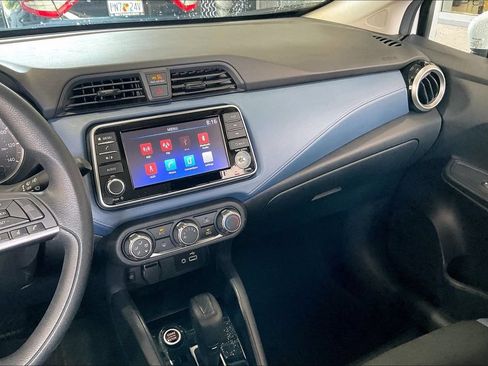 Used 2025 Nissan Versa SV FWD image 10