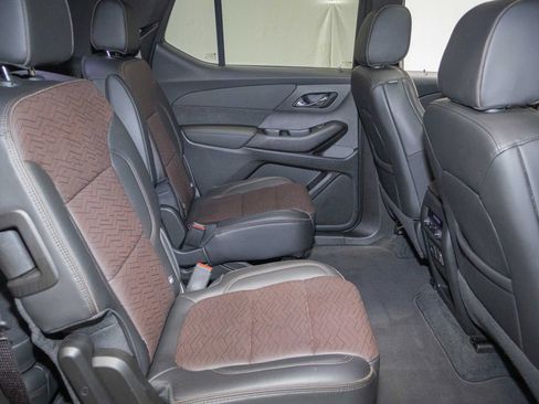 Used 2023 Chevrolet Traverse High Country AWD/4WD image 15