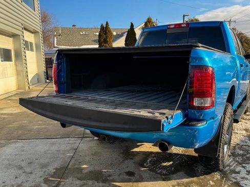 Used 2018 RAM 1500 Sport w/ Hydro Blue Sport Package image 17