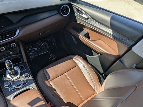 Used 2021 Alfa Romeo Stelvio Sprint w/ Nero Edizione image 18