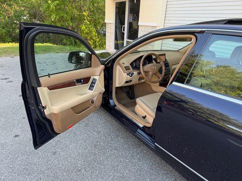 Used 2008 Mercedes-Benz C 300 Sedan image 44