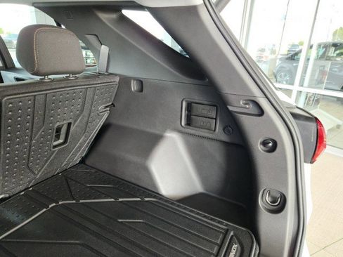 Used 2024 Chevrolet Equinox LT image 24