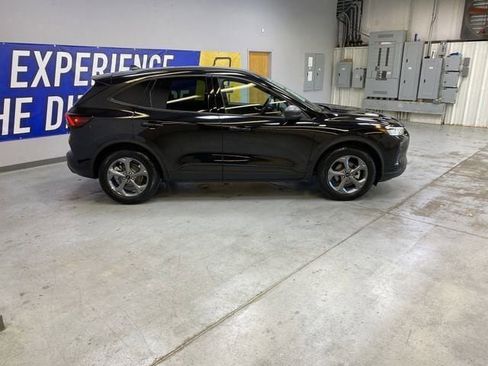 Used 2025 Ford Escape ST-Line image 8