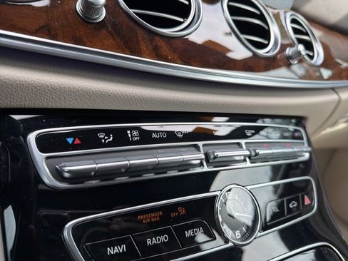 Used 2017 Mercedes-Benz E 300 image 17