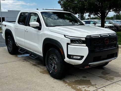 New 2025 Nissan Frontier PRO-4X image 1