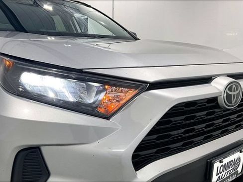 Used 2020 Toyota RAV4 LE AWD/4WD image 37