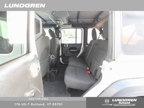 Used 2018 Jeep Wrangler Unlimited Sport S image 28