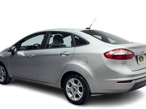 Used 2015 Ford Fiesta SE FWD image 4