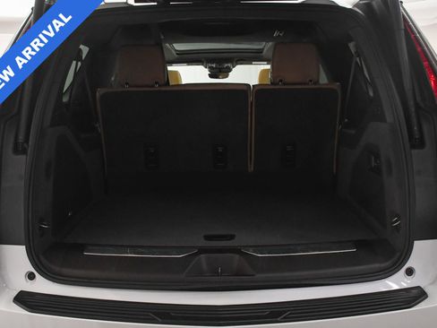 Used 2022 Cadillac Escalade ESV Premium Luxury image 8