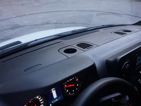 Used 2023 Mercedes-Benz Sprinter 2500 image 31