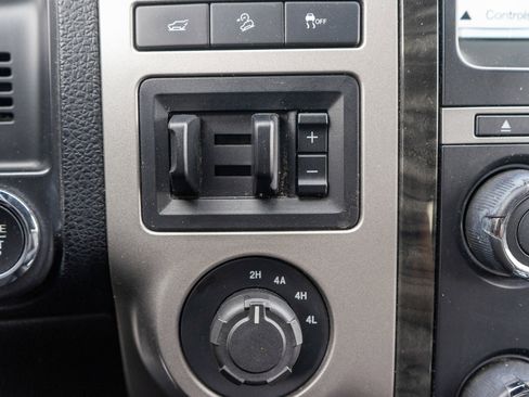 Used 2016 Ford Expedition Limited w/ Equipment Group 301A AWD/4WD image 22