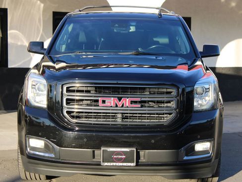Used 2019 GMC Yukon XL SLT w/ Graphite Performance Edition image 6