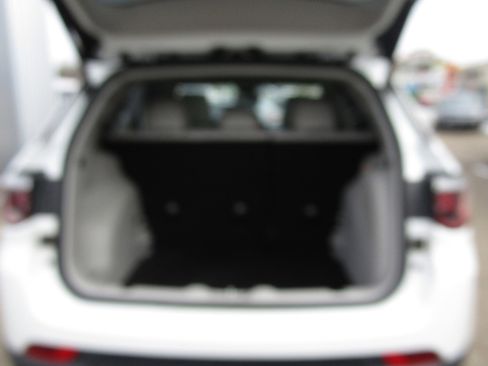 Used 2022 Jeep Compass Latitude w/ Sun and Sound Group image 9