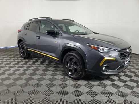 Used 2025 Subaru Crosstrek 2.5i Sport AWD/4WD image 2