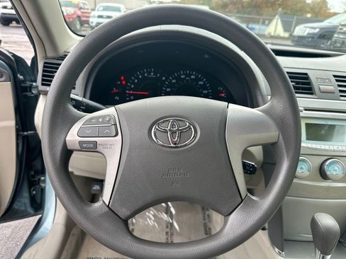 Used 2009 Toyota Camry LE image 15