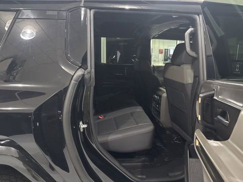 Used 2024 GMC Hummer EV 3X w/ LPO, Sport Package image 24