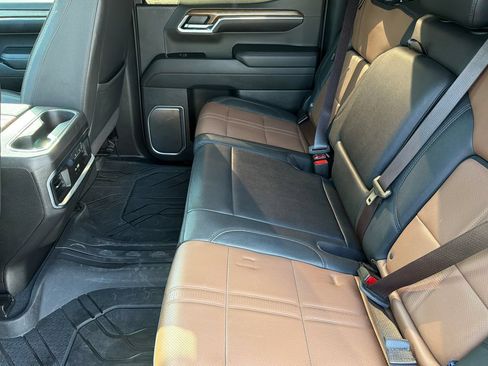 Used 2024 Chevrolet Silverado 1500 High Country w/ High Country Premium Package AWD/4WD image 18