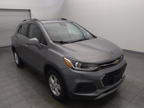 Used 2020 Chevrolet Trax LT w/ Driver Confidence Package AWD/4WD image 13