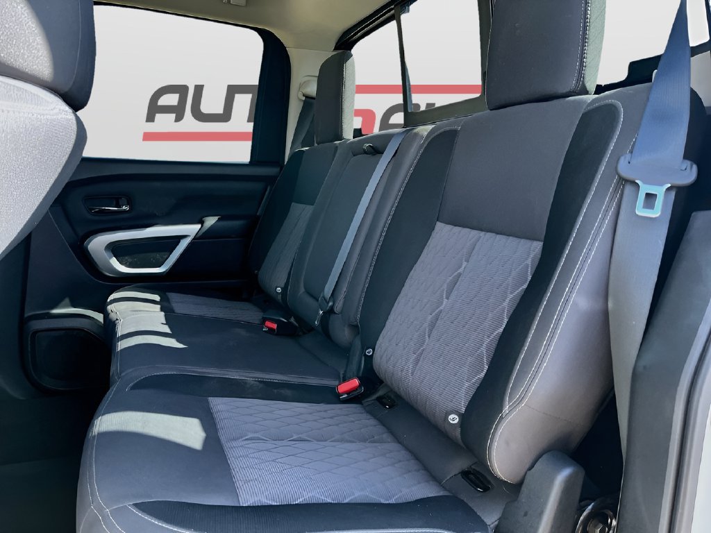 Used 2024 Nissan Titan SV w/ SV Convenience Package AWD/4WD image 23