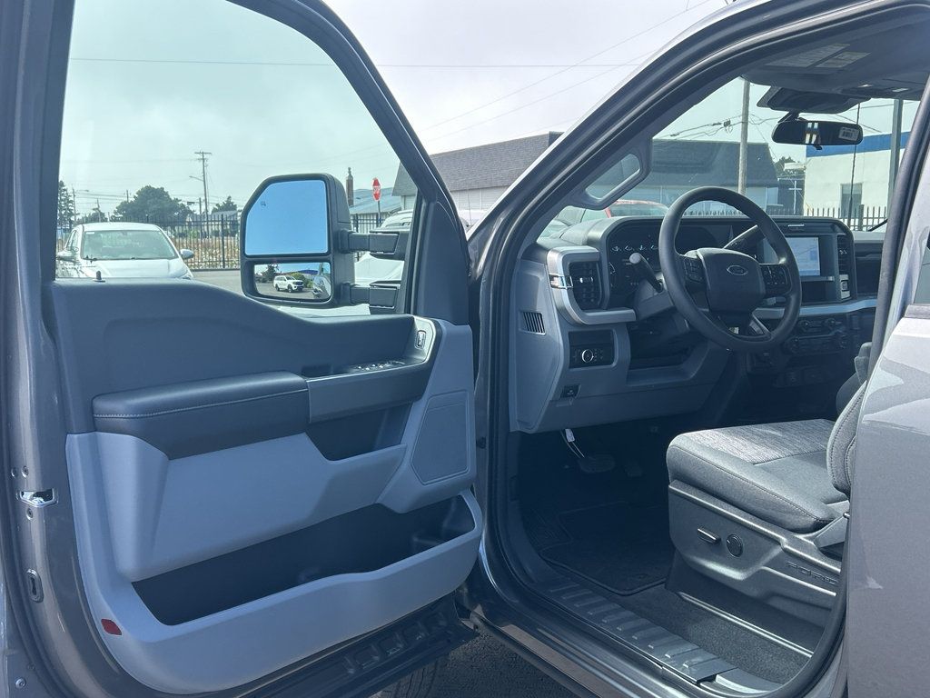 New 2026 Ford F250 XLT w/ Snow Plow/Camper Package AWD/4WD image 15
