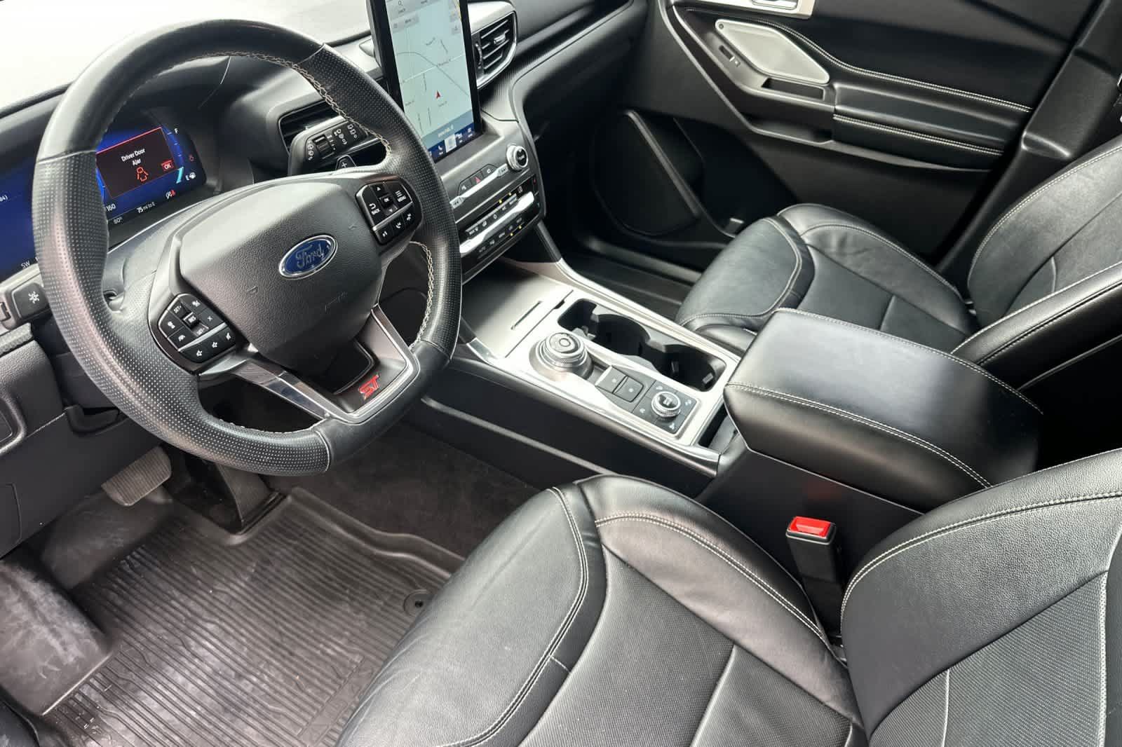 Certified 2020 Ford Explorer ST w/ Premium Technology Package AWD/4WD image 11