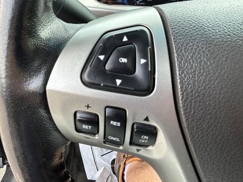 Used 2013 Ford Taurus SEL AWD/4WD image 19