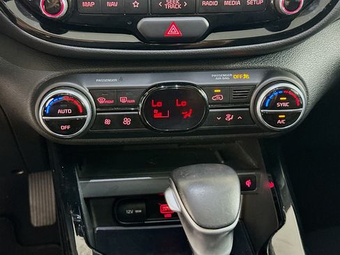 Used 2022 Kia Soul EX FWD image 24