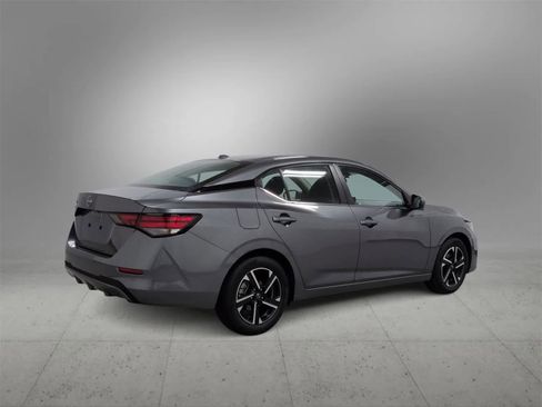 Used 2025 Nissan Sentra SV image 8