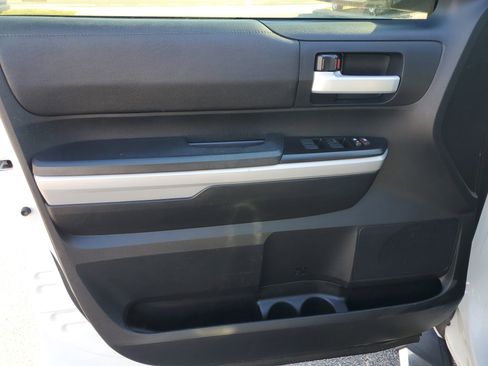 Used 2018 Toyota Tundra SR5 w/ SR5 Upgrade Package image 24