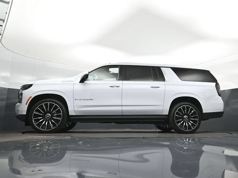 New 2026 Chevrolet Suburban High Country AWD/4WD image 40