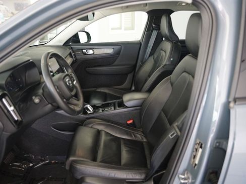 Used 2023 Volvo XC40 B4 Ultimate FWD image 14