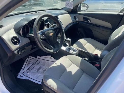 Used 2015 Chevrolet Cruze LT FWD image 10