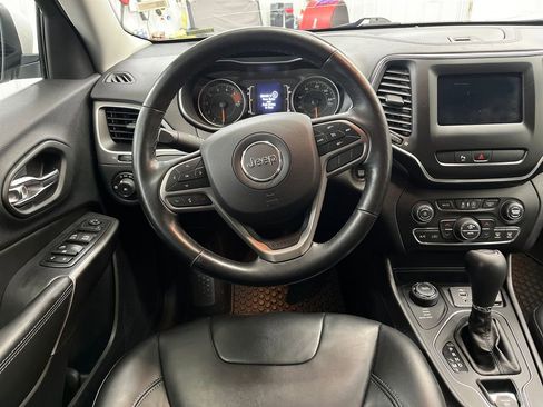 Used 2020 Jeep Cherokee Latitude Plus w/ Cold Weather Group image 17