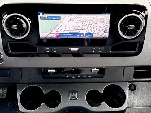 Used 2025 Mercedes-Benz Sprinter 3500 image 17