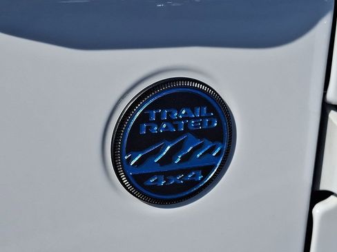 Used 2025 Jeep Wrangler Unlimited Sahara AWD/4WD image 36