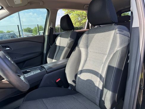 Used 2021 Nissan Rogue SV image 11