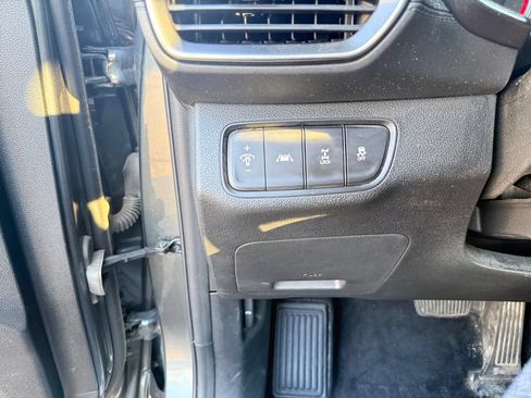 Used 2020 Hyundai Santa Fe SE AWD/4WD image 16
