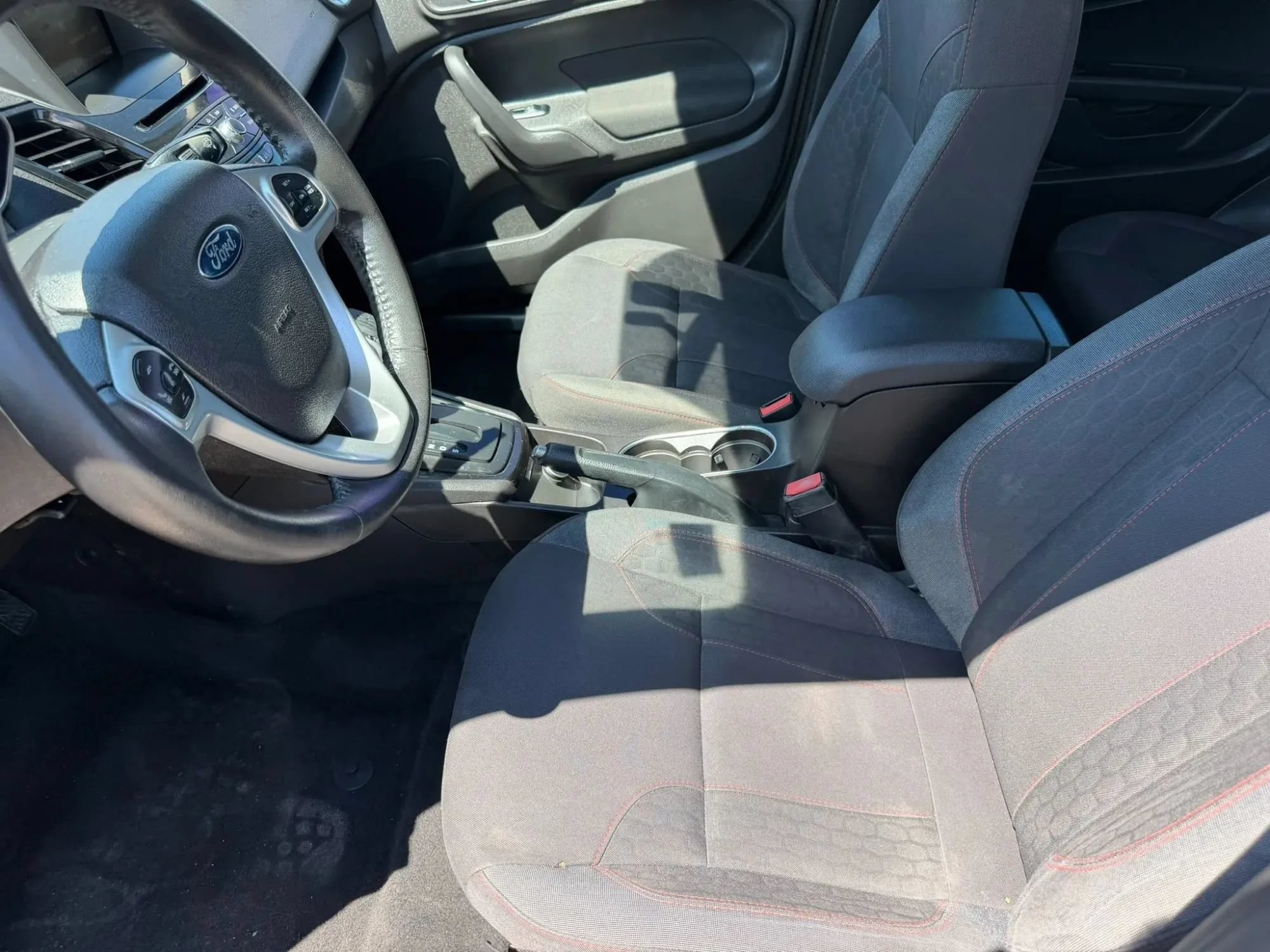 Used 2014 Ford Fiesta SE w/ Equipment Group 201A FWD image 9
