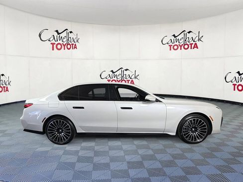 Used 2024 BMW 740i RWD image 9