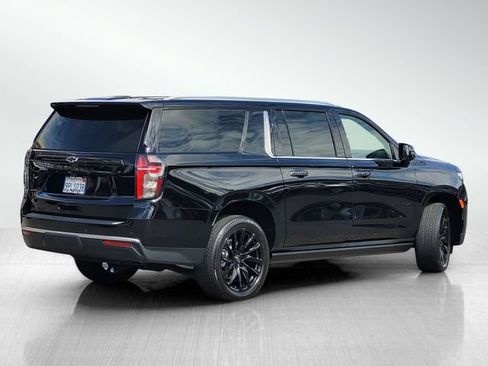 Used 2024 Chevrolet Suburban High Country w/ Max Trailering Package AWD/4WD image 4