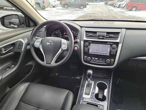 Used 2018 Nissan Altima 2.5 SL w/ 2.5 SL Technology Package image 9