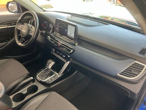 Certified 2023 Kia Seltos S w/ Navigation Package AWD/4WD image 20