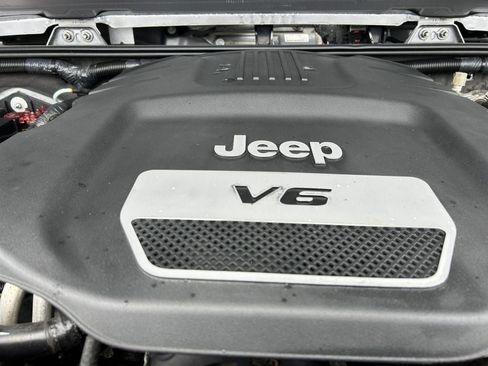Used 2016 Jeep Wrangler Sport w/ Quick Order Package 24S AWD/4WD image 30
