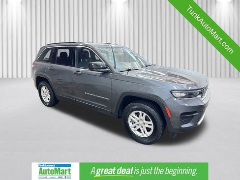 Certified 2024 Jeep Grand Cherokee Laredo w/ Trailer Tow Package image 1