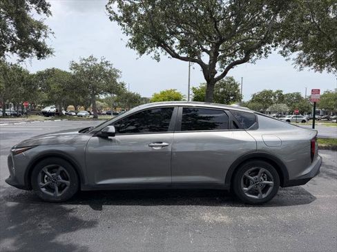 Used 2025 Kia K4 FWD image 3