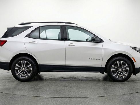 Used 2025 Chevrolet Equinox LT FWD image 11