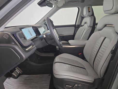 Used 2023 Rivian R1T Adventure AWD/4WD image 20