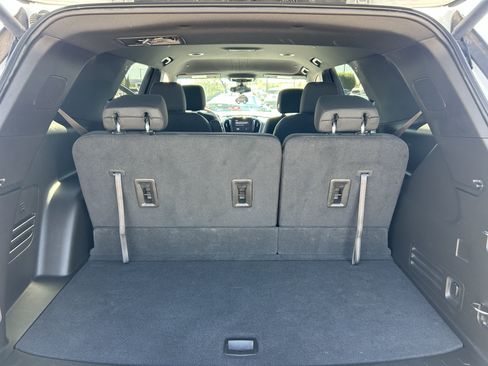 Certified 2023 Chevrolet Traverse LT FWD image 10