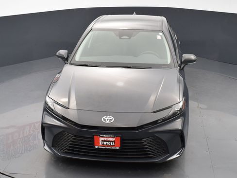 Used 2025 Toyota Camry LE image 23